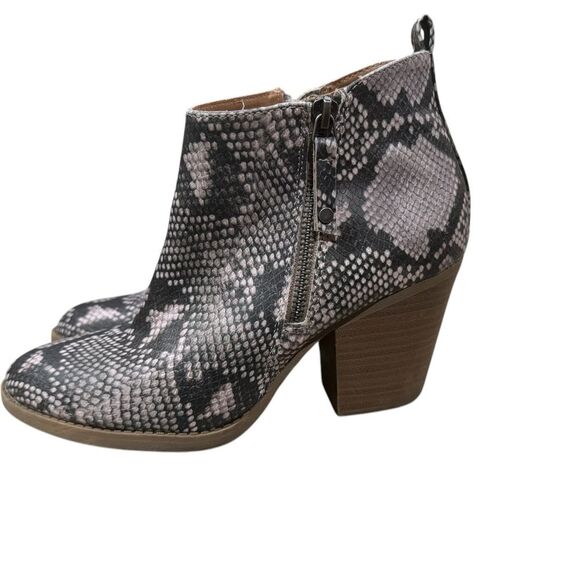 Stylish Snake Print Ankle Boots, Size 9 - Picture 3 of 7